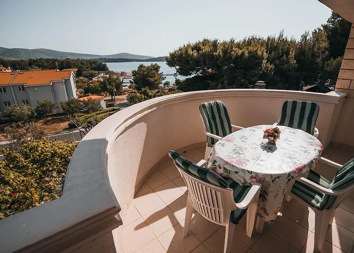 Apartments Visnjic
